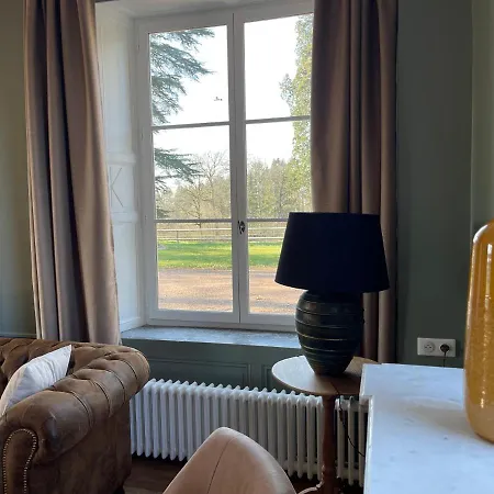 בית נופש Domaine Des Loches **** Mazerny