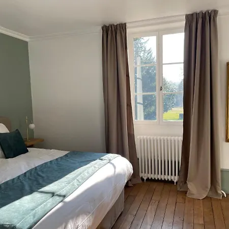 Domaine Des Loches **** בית נופש *