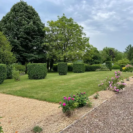 בית נופש Domaine Des Loches **** Mazerny