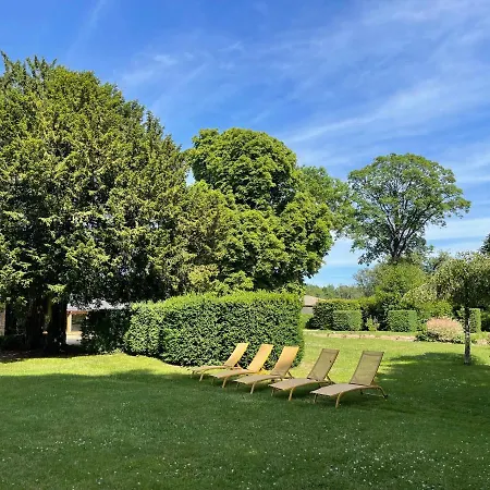 Domaine Des Loches **** בית נופש