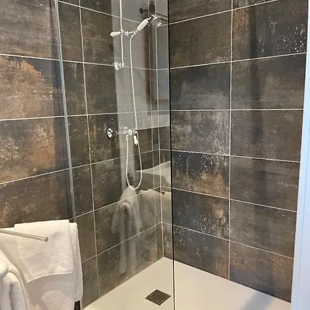 Domaine Des Loches **** בית נופש